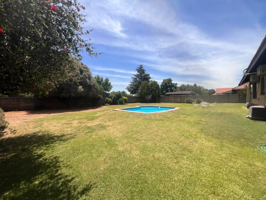 3 Bedroom Property for Sale in Roodia Free State